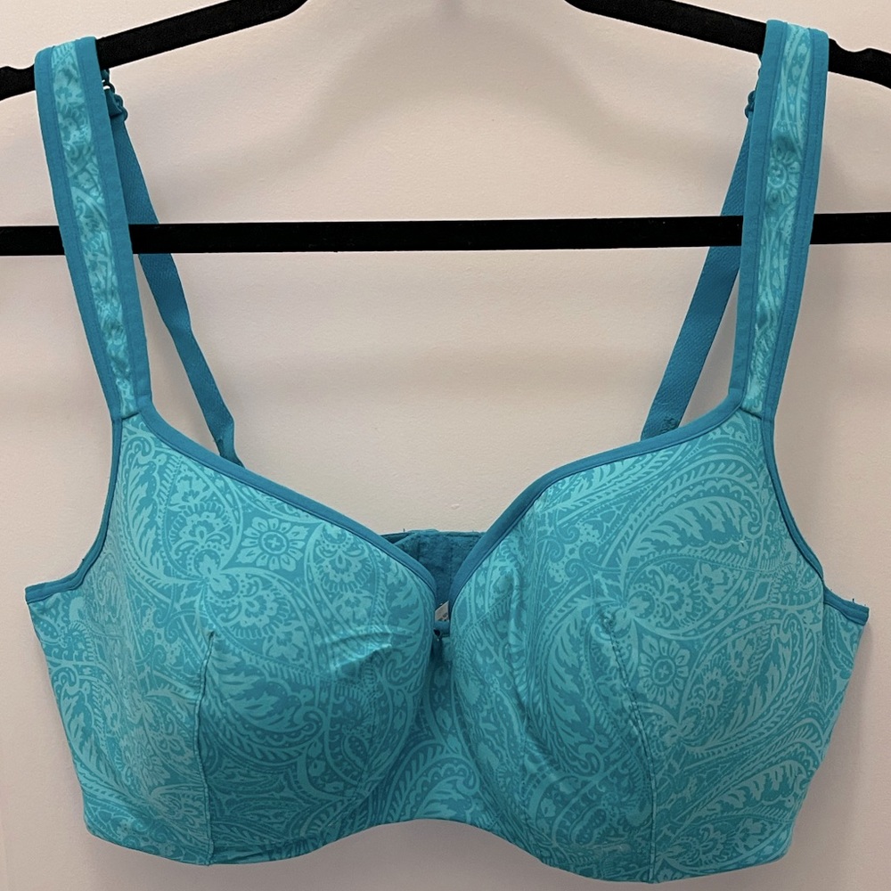 Excellent Condition Cacique Bra 40DD
